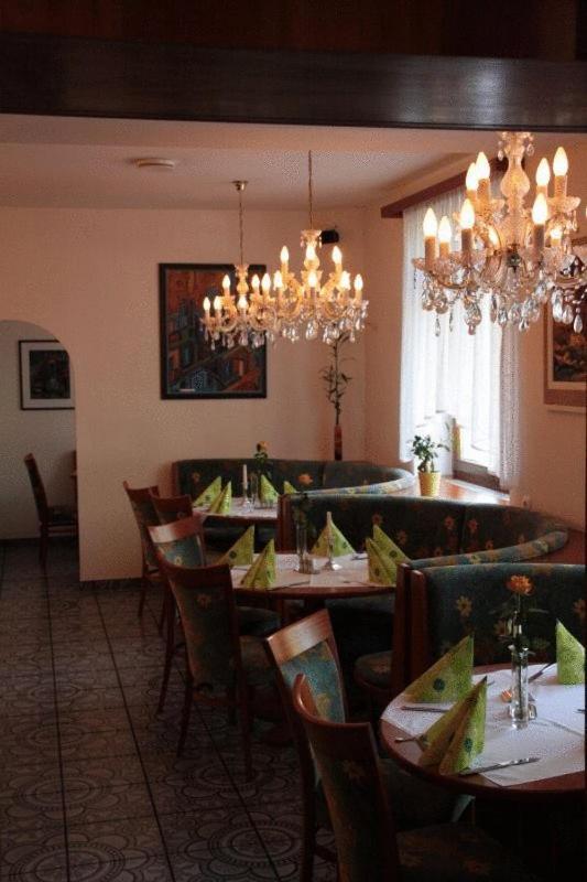 Hotel Schillerplatz Ohringen Bagian luar foto