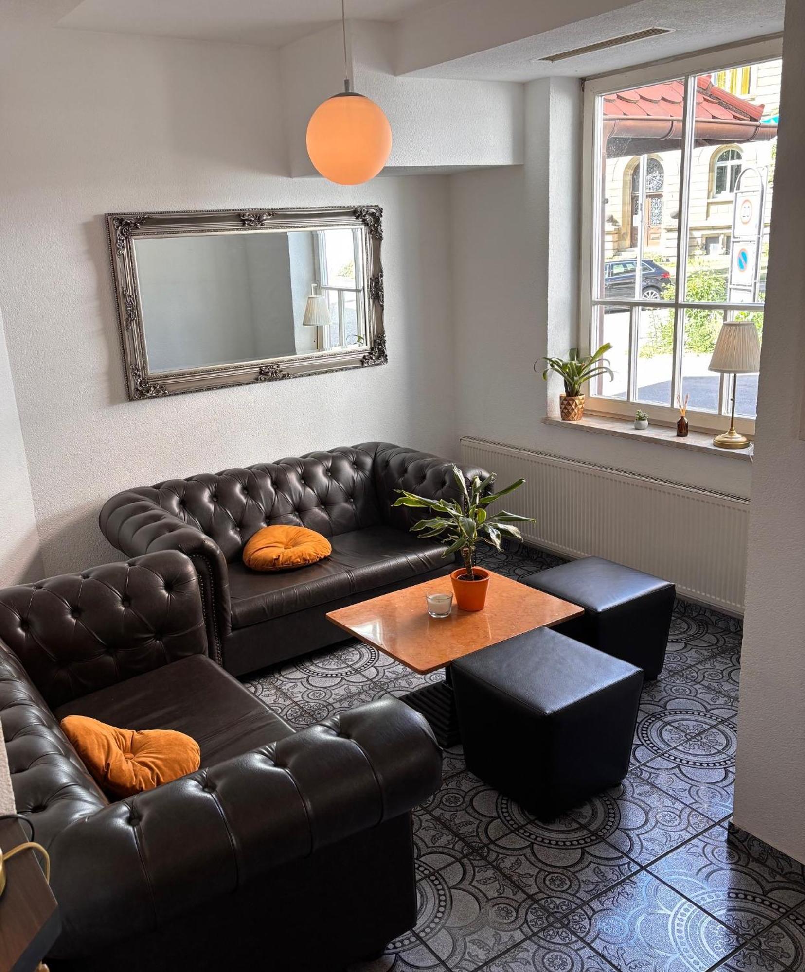 Hotel Schillerplatz Ohringen Bagian luar foto